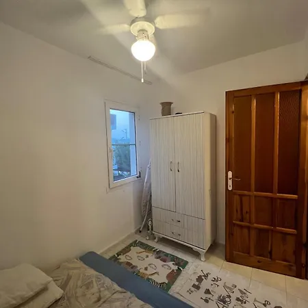 بيت للعطل Semi-detached House *